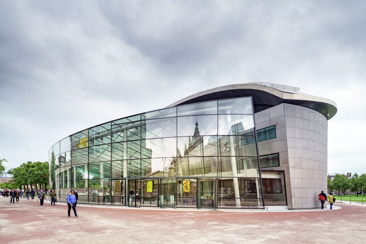 entrance of the Van Gogh Museum