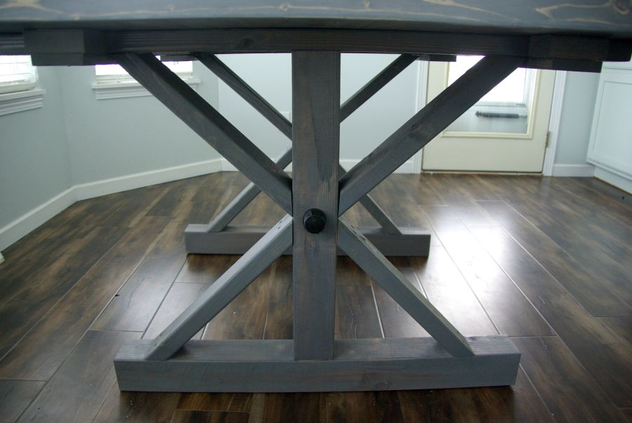 Farmhouse table legs details