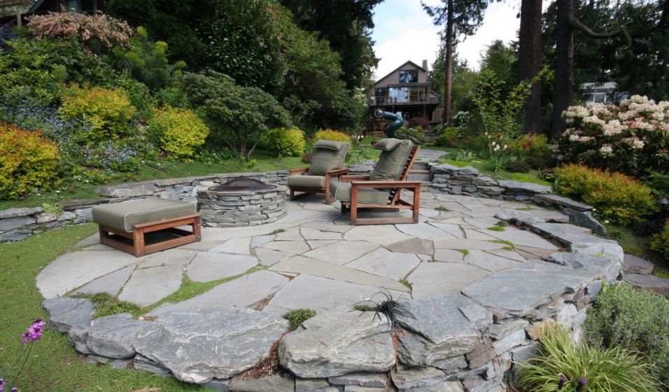 flagstone-around-the-firepit