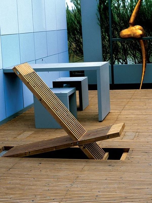 Folding floor chair