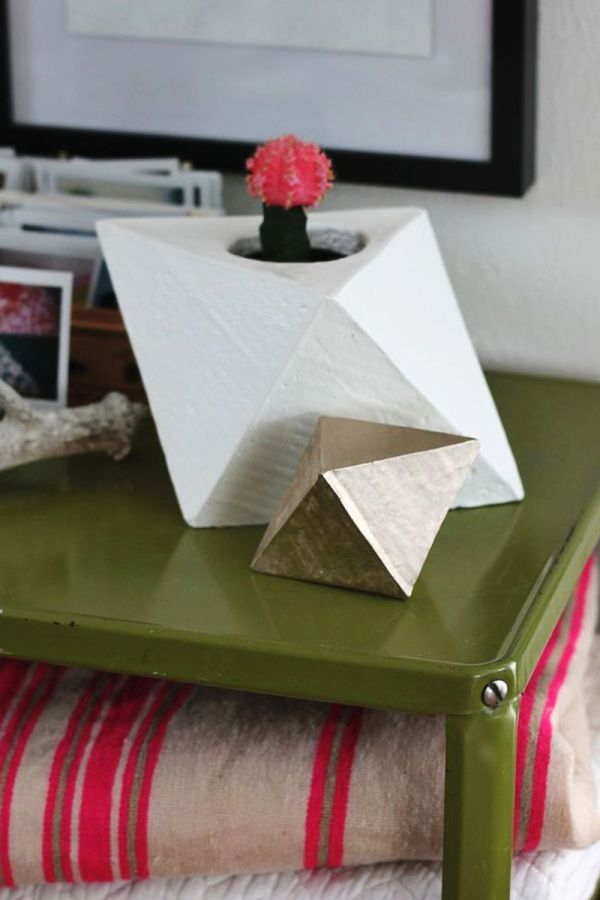 Geometric concrete plante