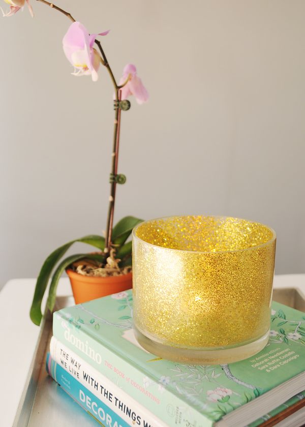 Glitted glass candle