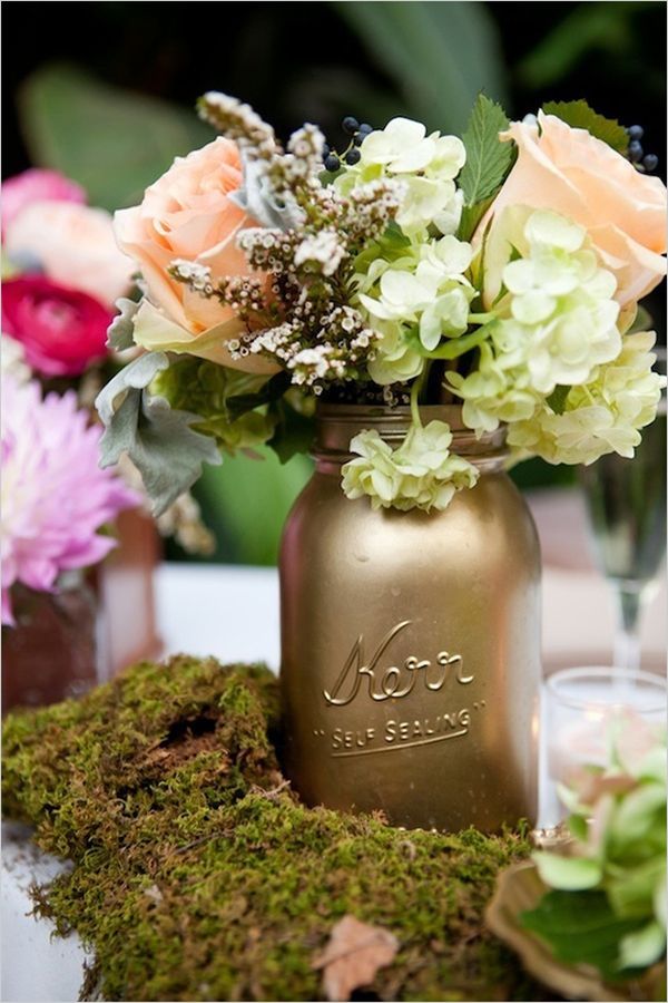 Goldmasonjarfloralarrangment