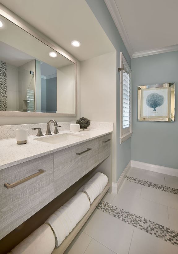 Gray blue color in bathroom