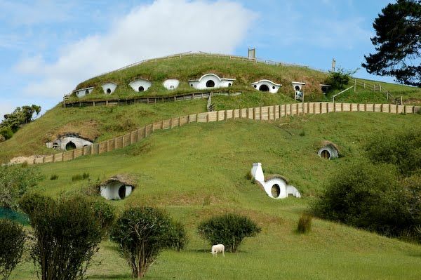 Hobbit underground house1