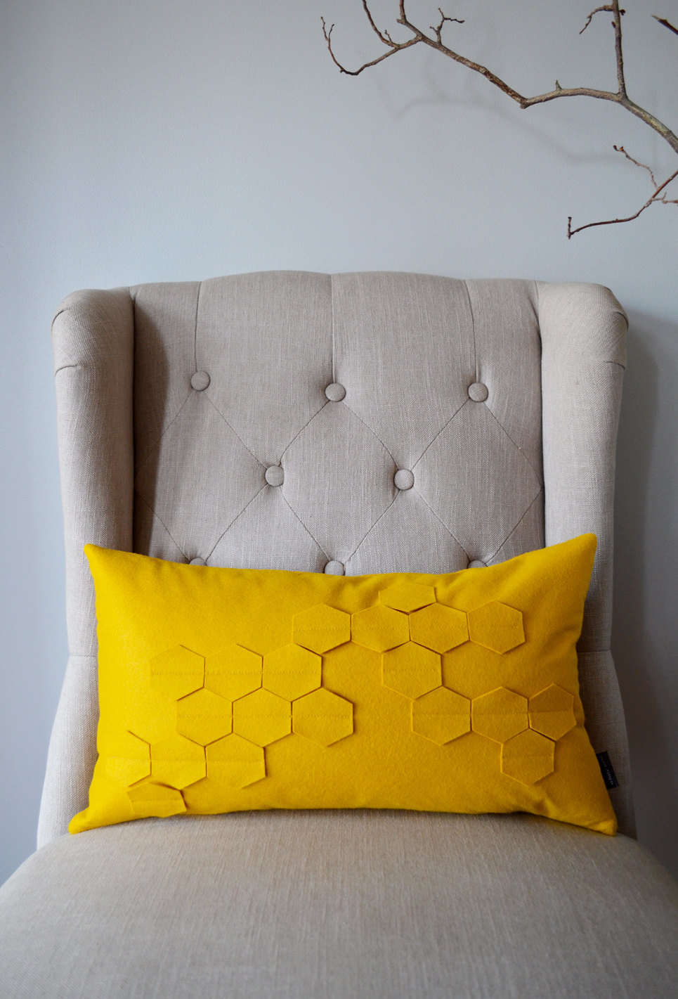 honeycomb-golden-yellow-felt-design