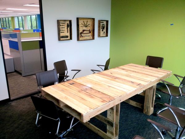 Hubb pallet desk