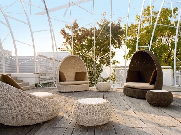 Igloo shaped garden sofa1