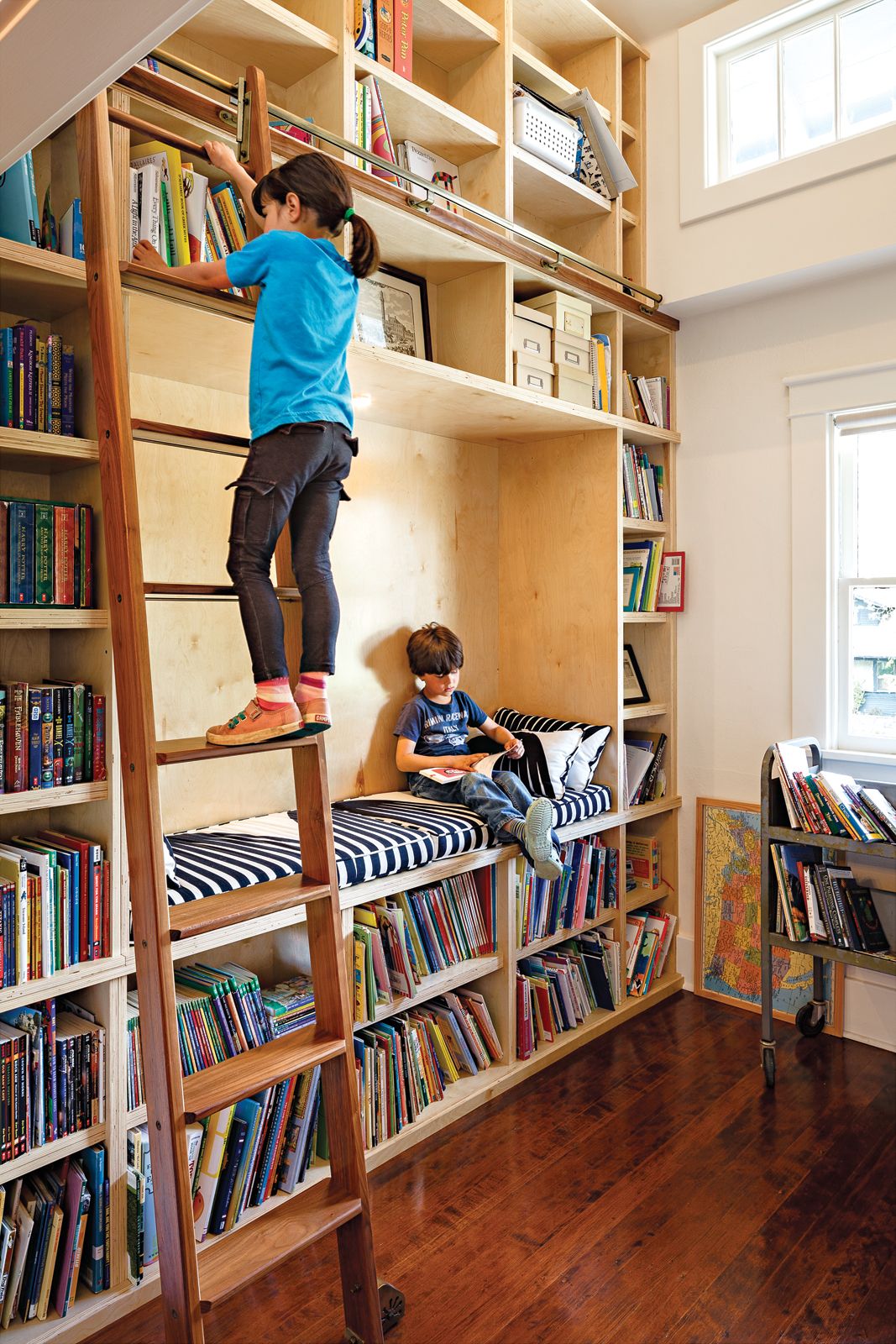 Creating a Home Library that’s Smart And Pretty