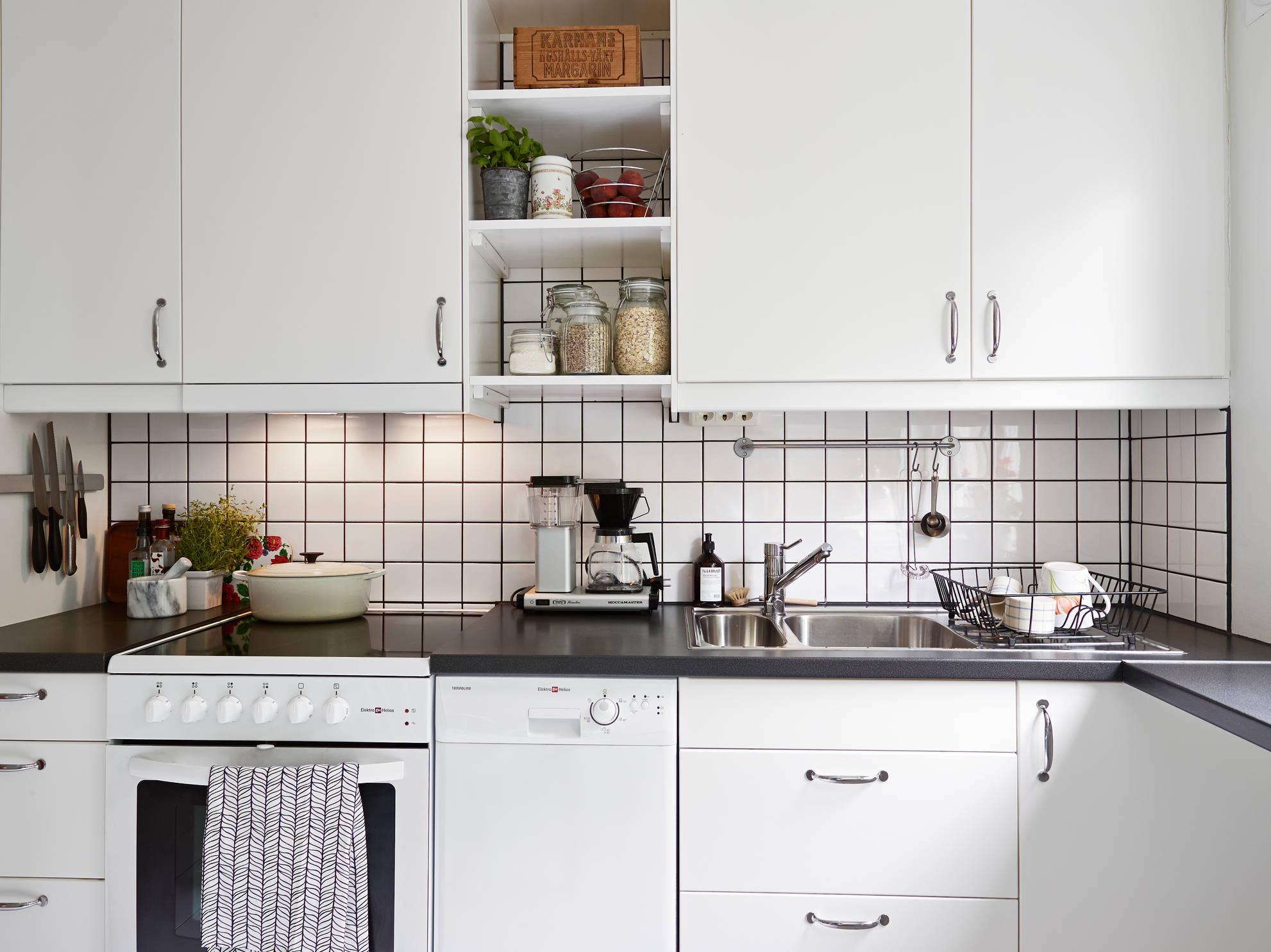 Kitchen emphasize their geometry