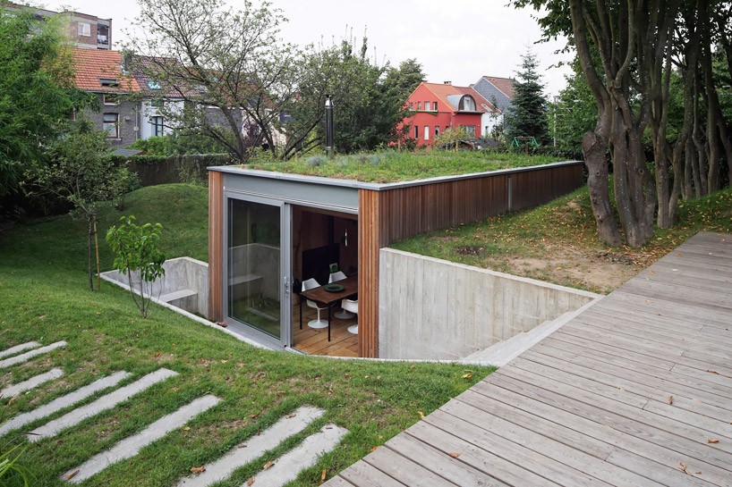 L’escaut architects pam jenny atelier semi underground house