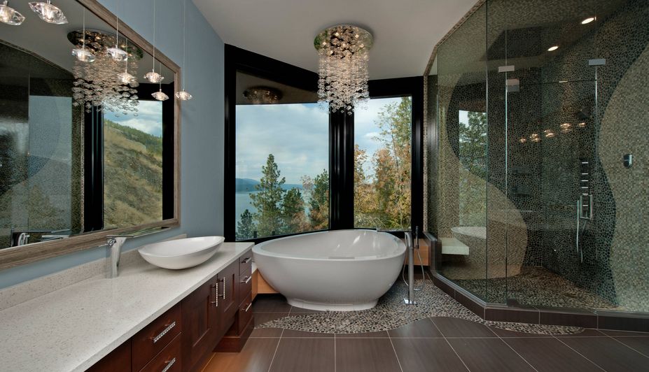 large-luxury-bathroom-with-chandelier-lighting-fixture