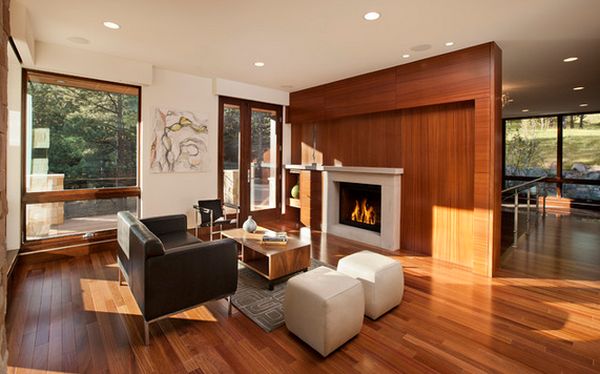 Livingroom featuring a paneling fireplace