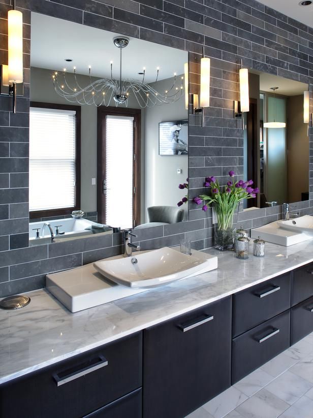 Marble and black bathroom