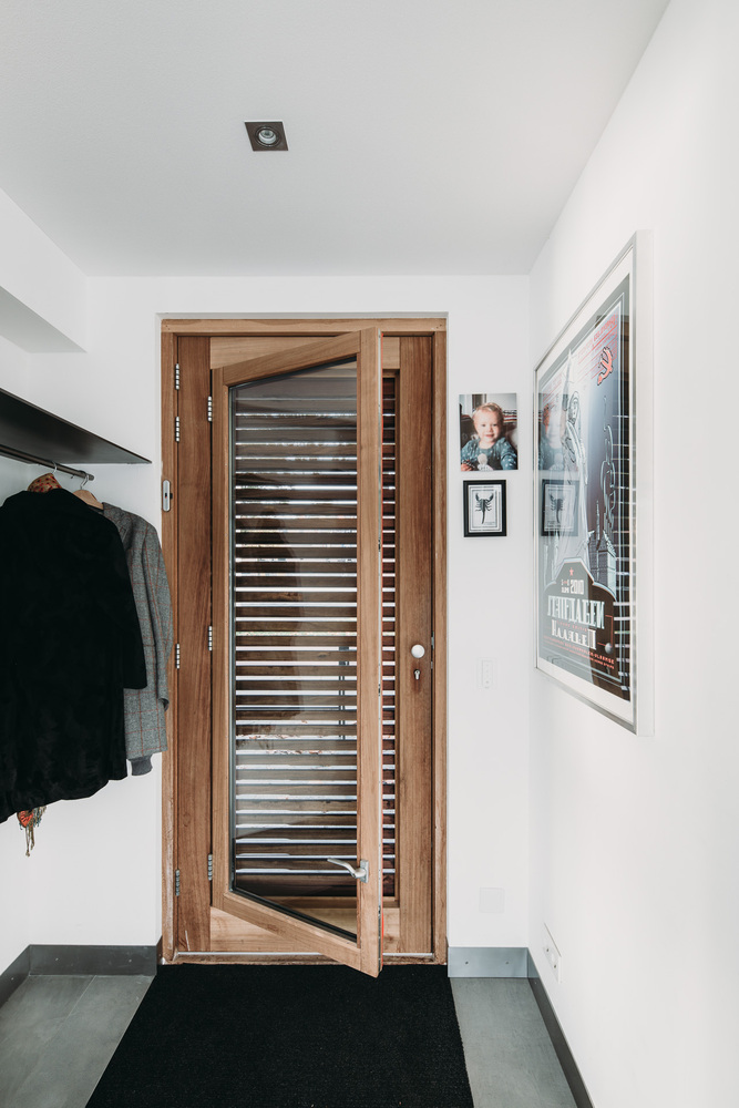 marshmallow white room entryway design