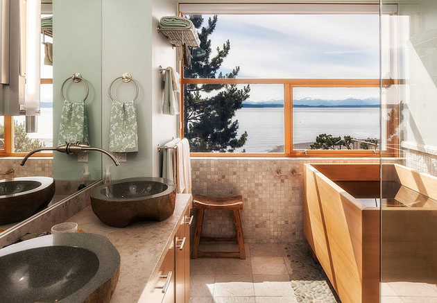 maximize the spaciousness in bathroom