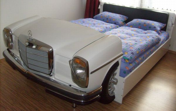 Mercedes bed4