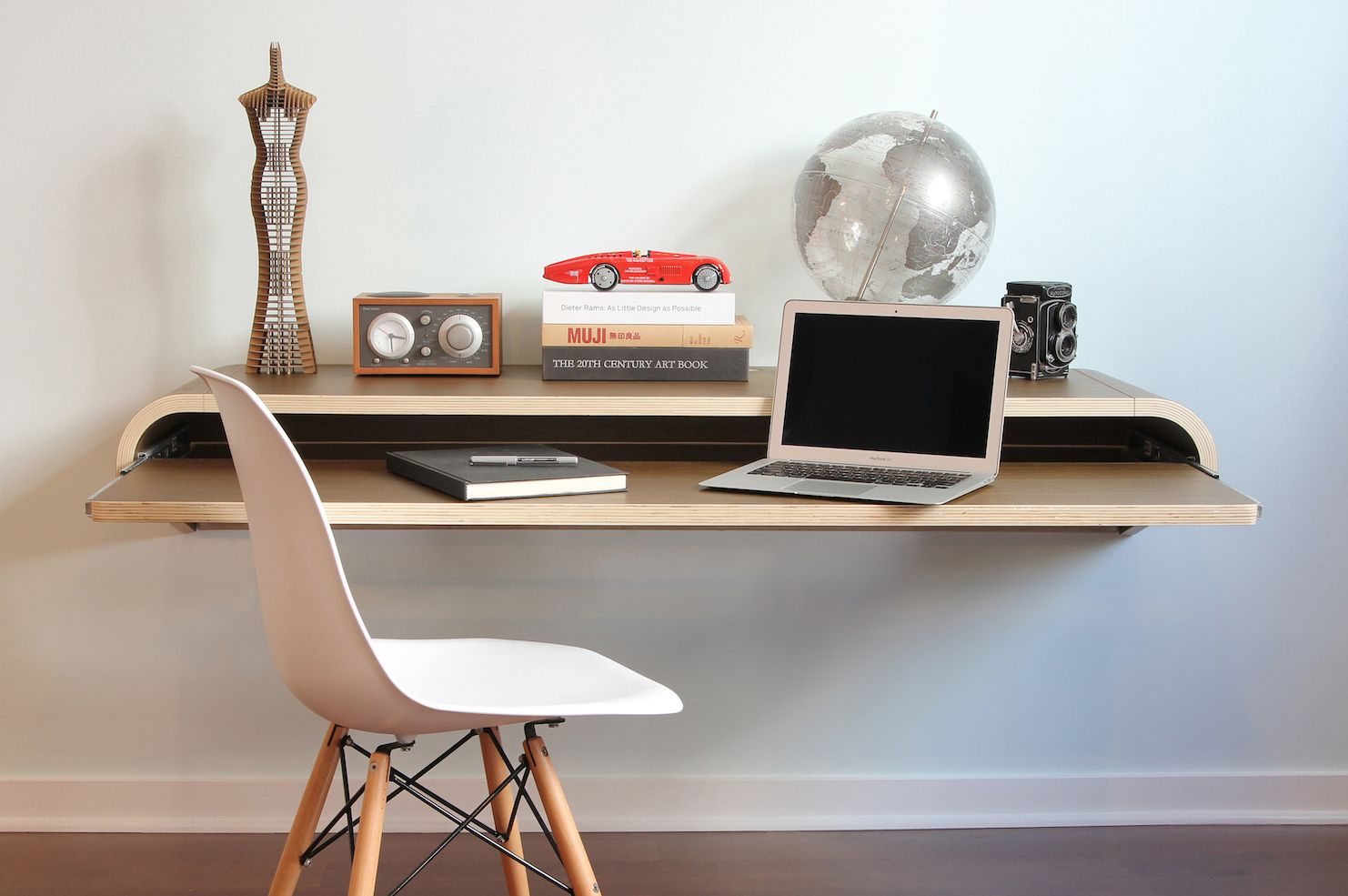 minimal-wall-desk-walnut