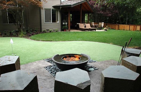 Modern firepit arrangement