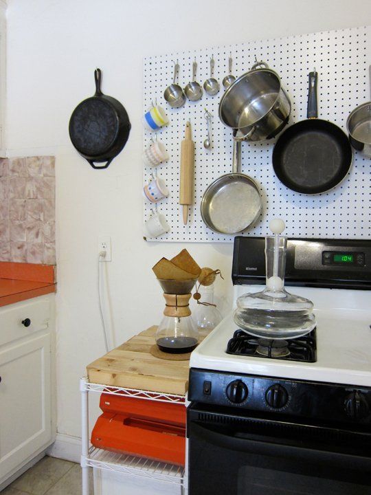 mount-pegboard-kitchen