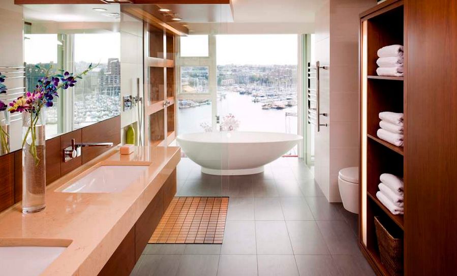 narrow-bathroom-with-view