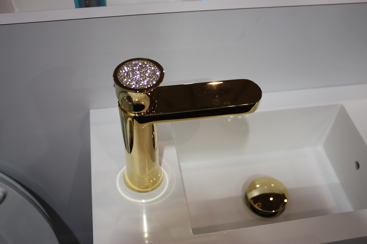 Neo metro bejeweled faucet