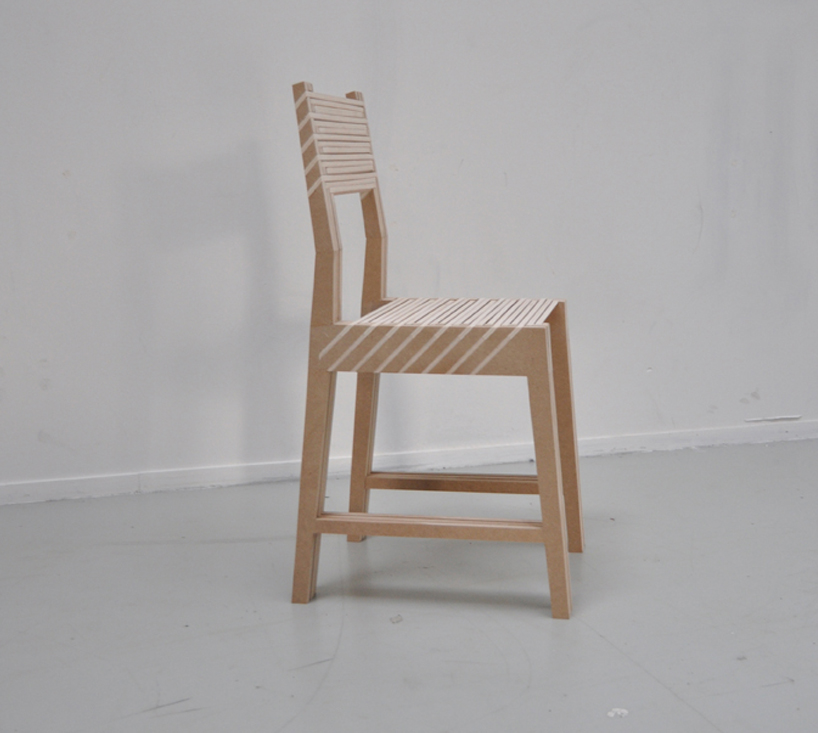 Nestles three chairs in one1