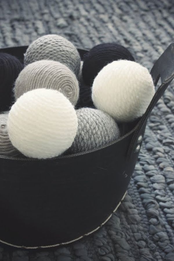 Nordic christmas glove