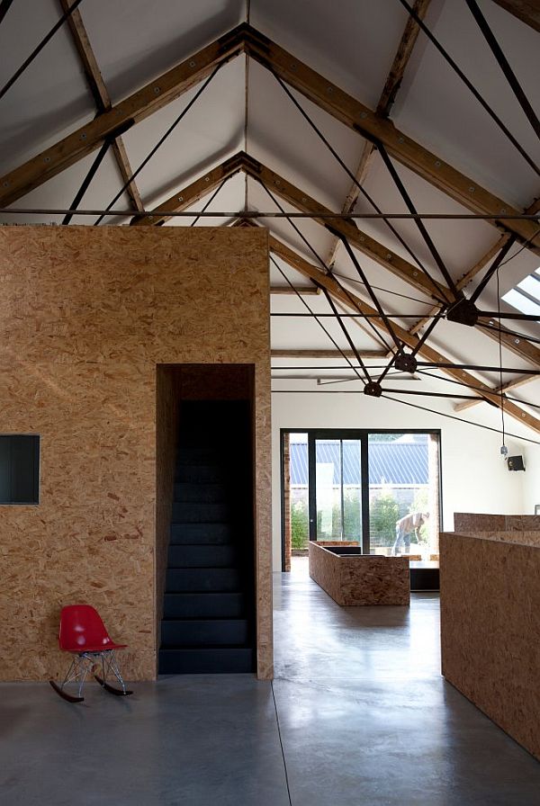 Ochre barn house6