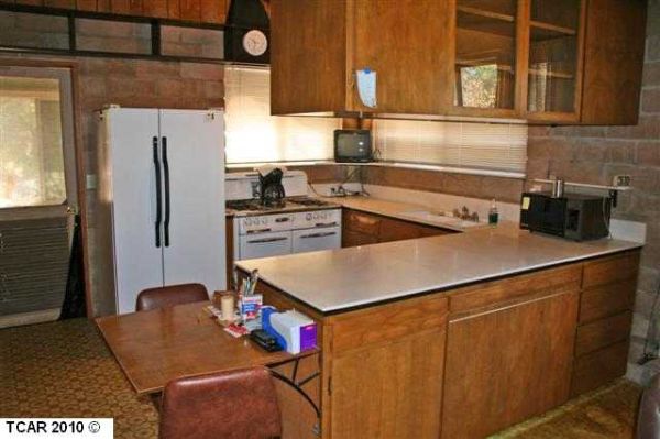 Old kitchen before renovation