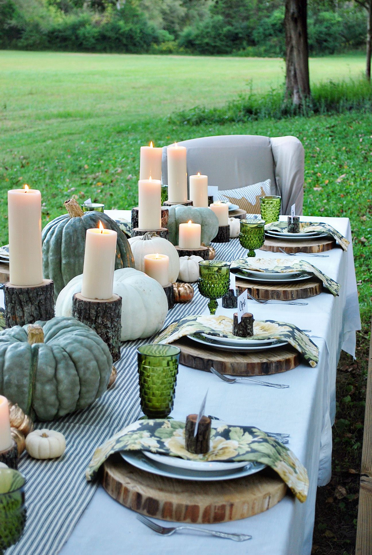 Outdoor autumn table