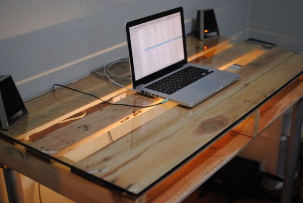 Pallet desk glass top