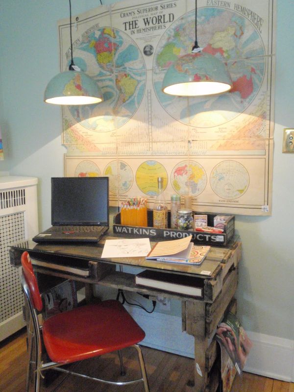 Pallet wall map