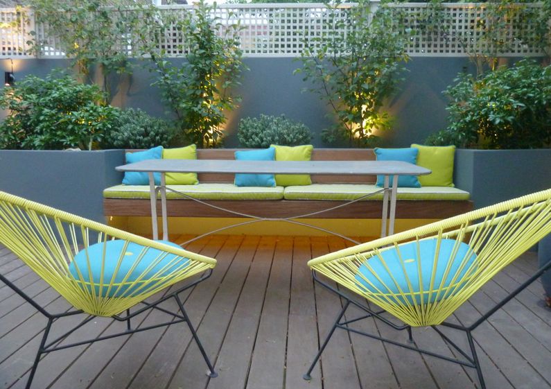 Perfect color combination for outdoor seating