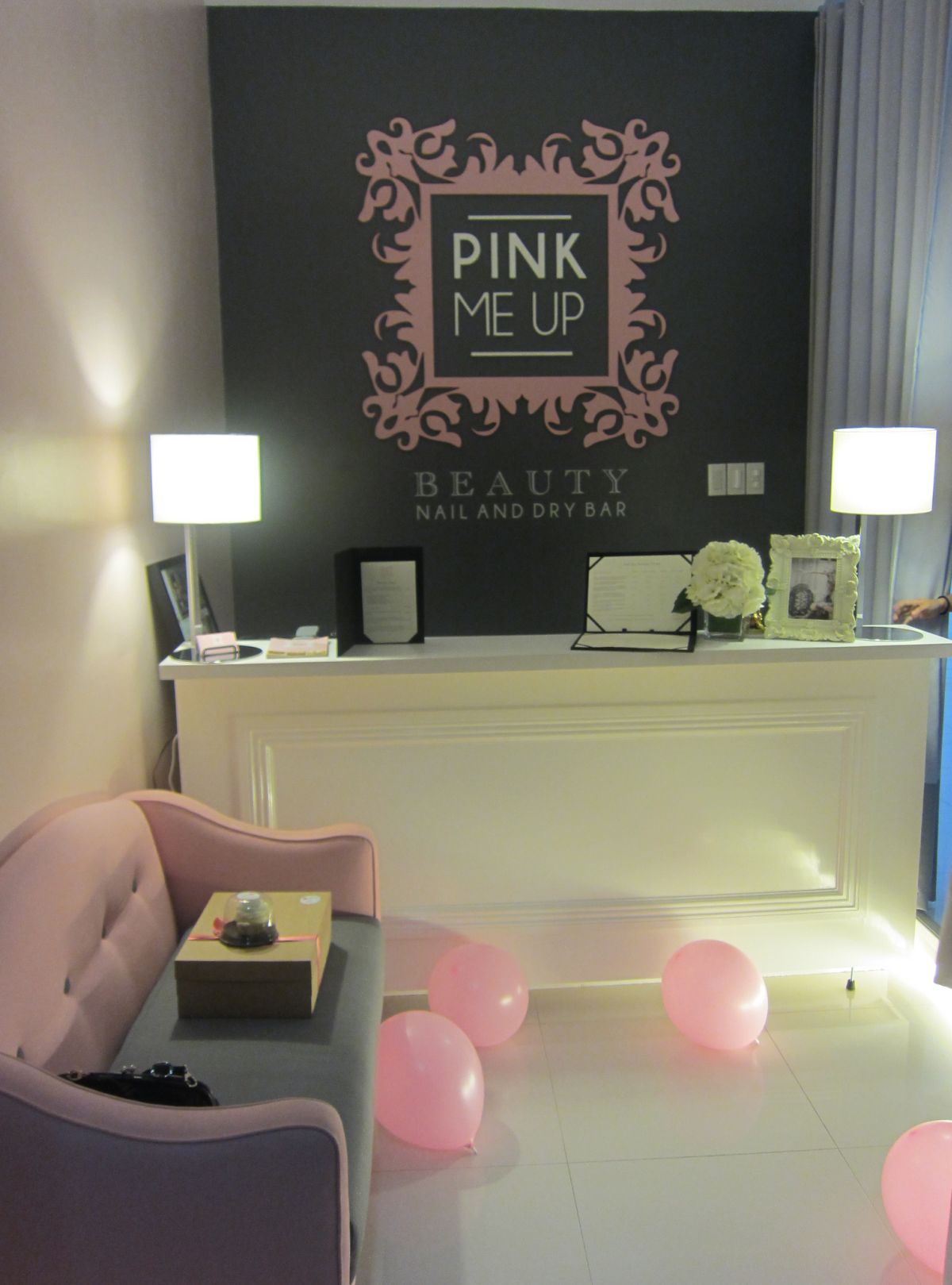 Pink me up salon reception