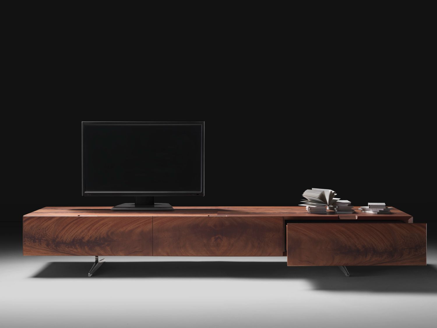 piuma-low-wooden-tv-cabinet