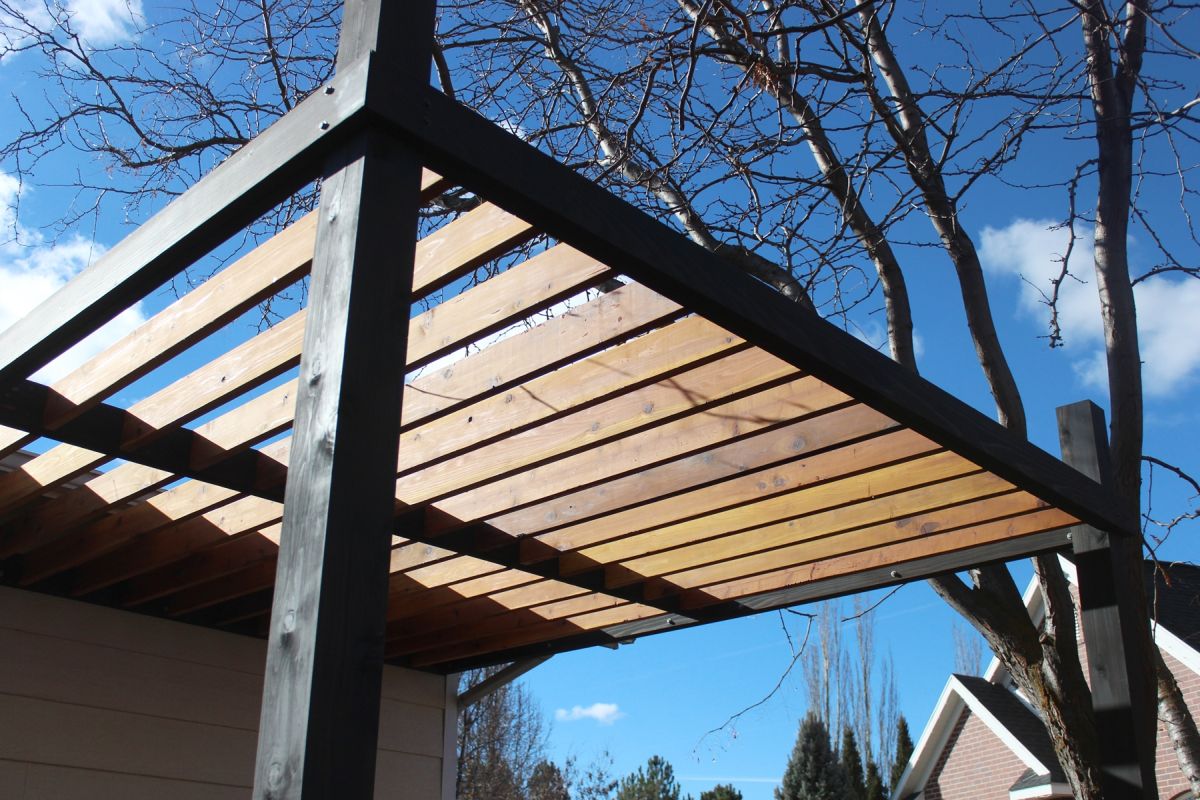 How to Install Modern Pergola Rafters Without Brackets - shading