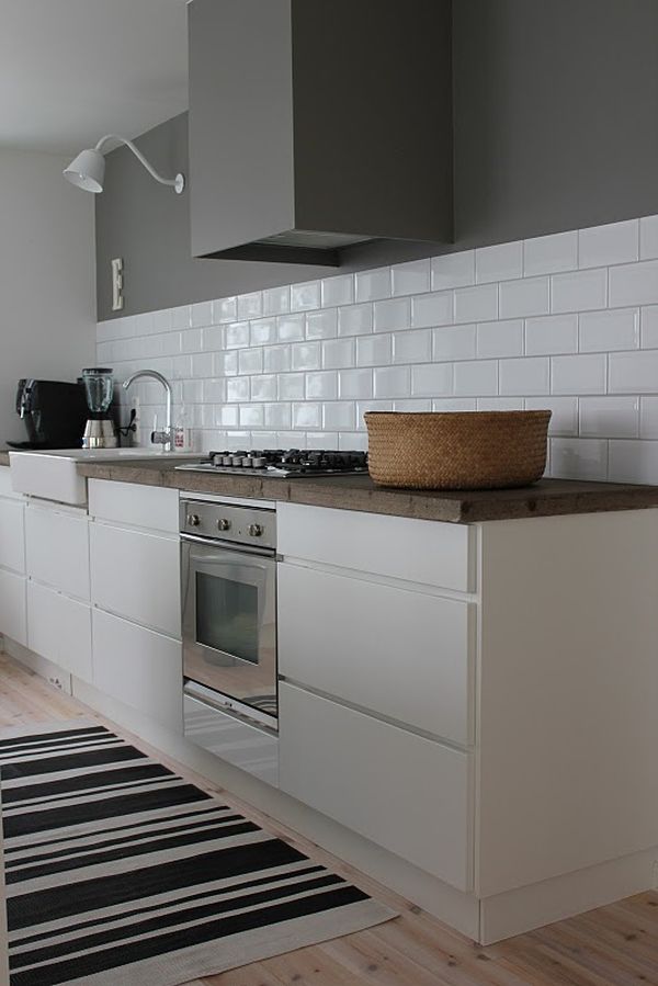 Pupular gray kitchen subway tiles