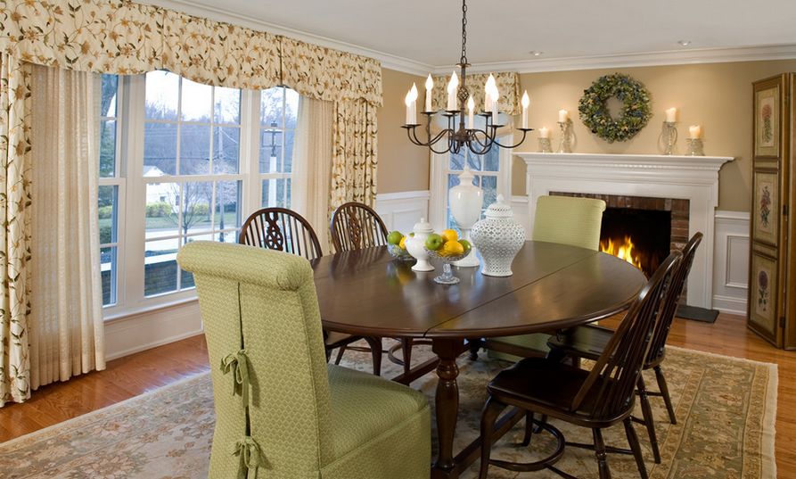 Rectangular dining table turned into round table