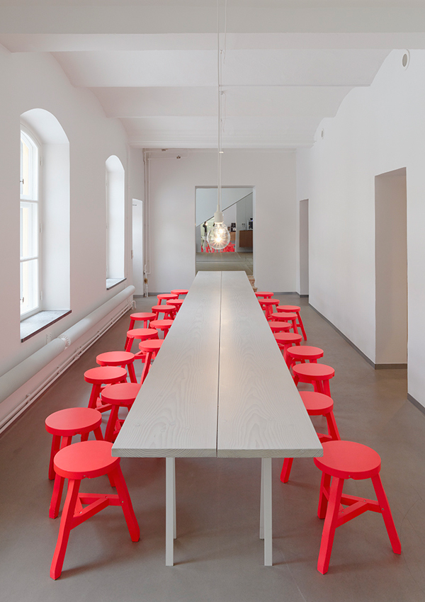 Be Confident With Color – How To Integrate Red Chairs In The Dining Room