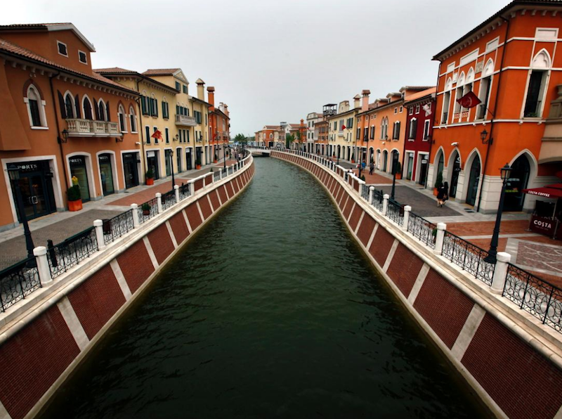 Italy's Grand Canal replicated in Wuqing, China