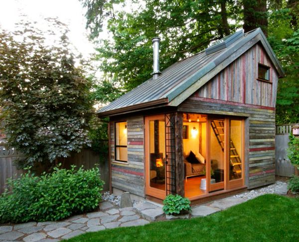 Rustic and beautiful backyard micro house2