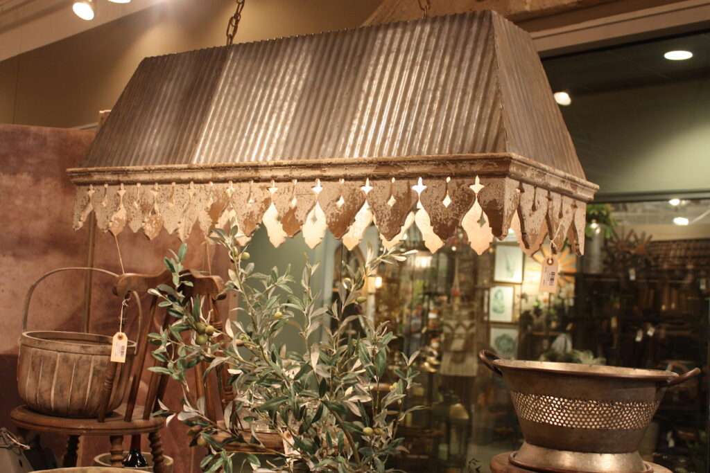 Rustic Dining Room Lighting