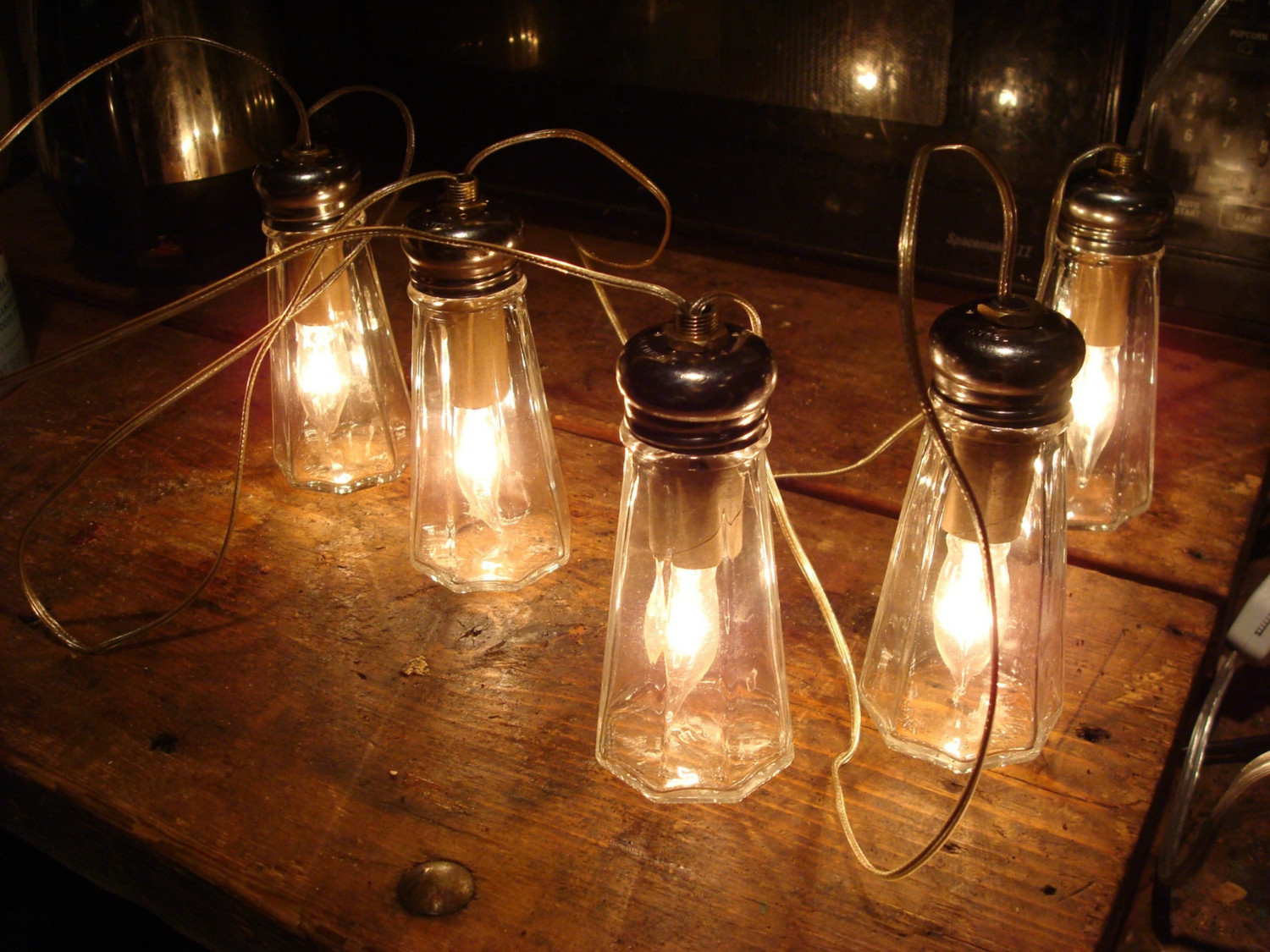 salt-shakers-lighting