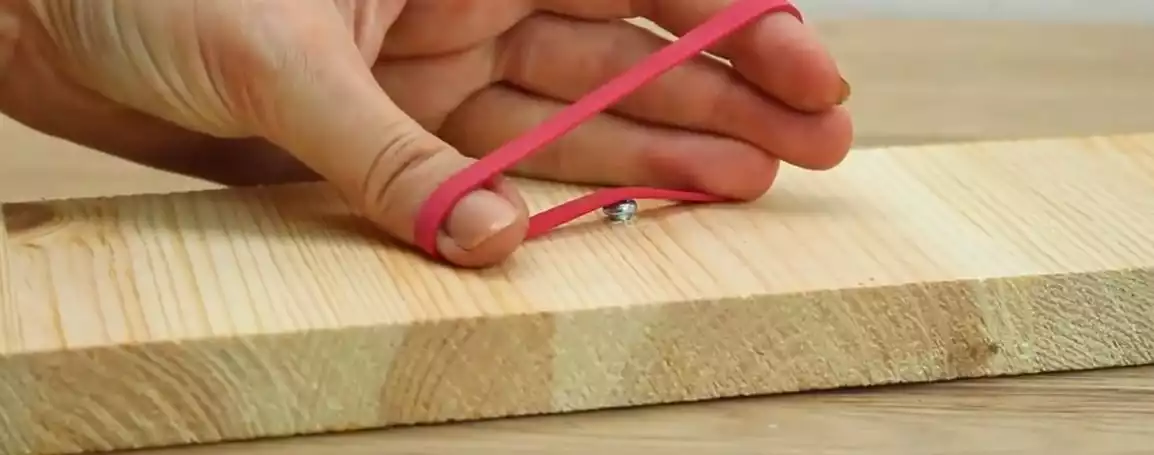 screw using a rubber band