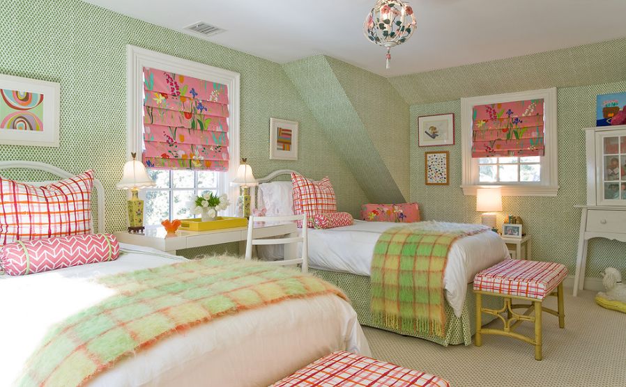 Shared room for twin girls