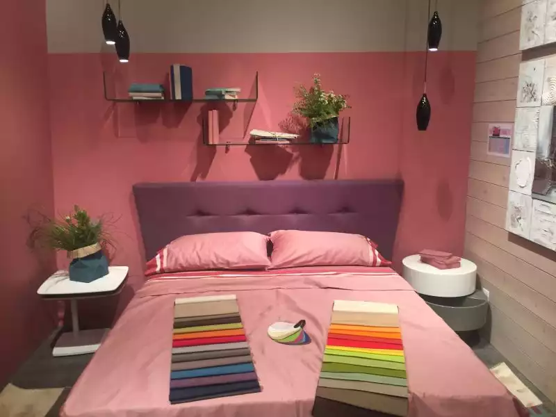 small-and-colorful-bedroom-with-different-nightstands