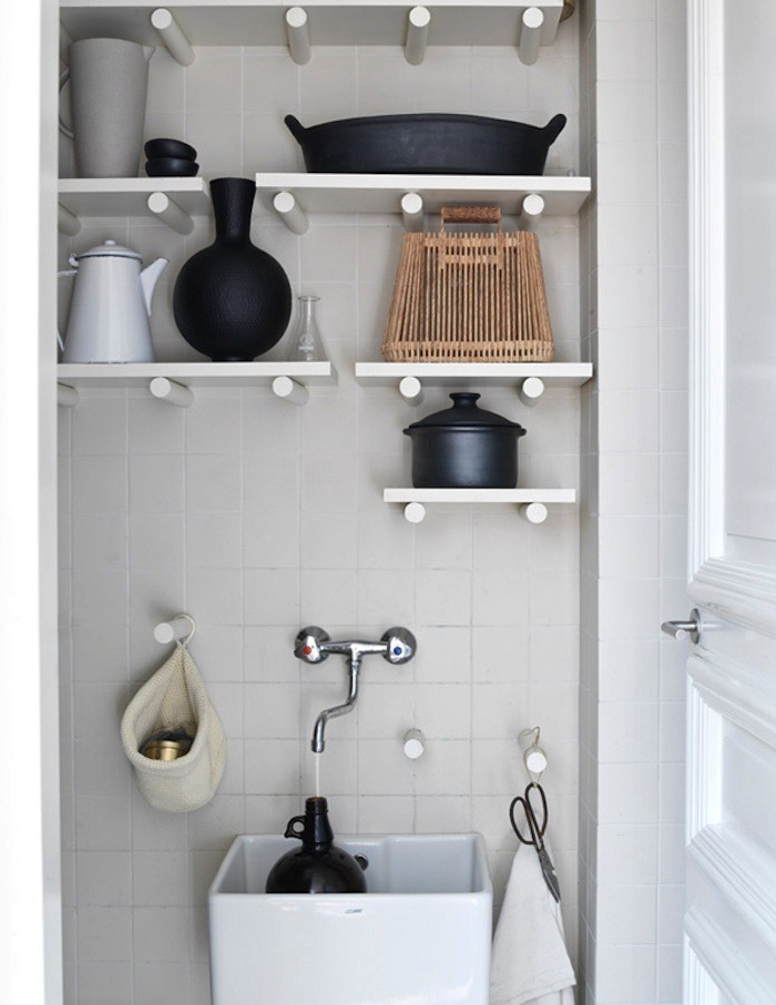 storage-pegboard-above-sink