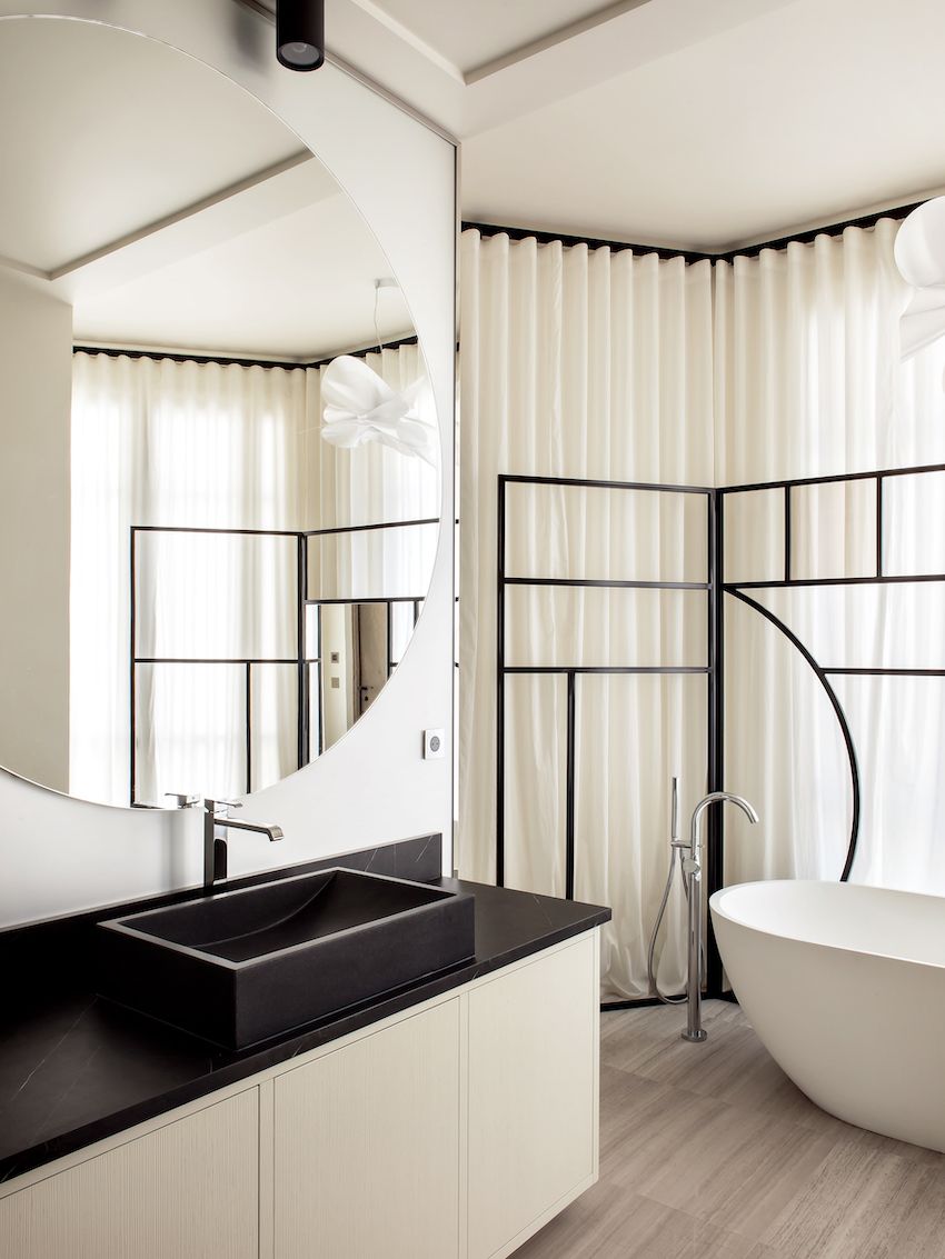 Stylish Parisian apartment art deco bath