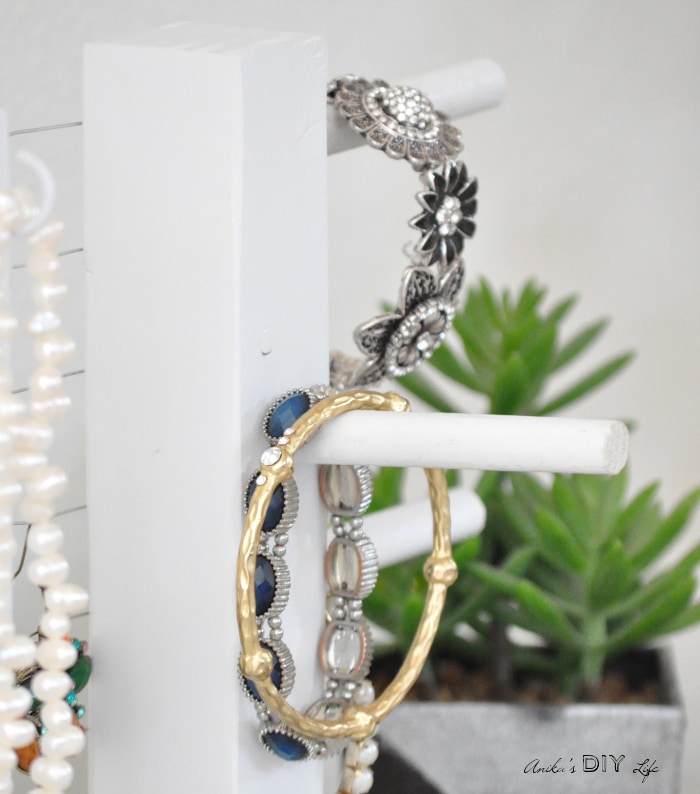 Table table jewelry holder